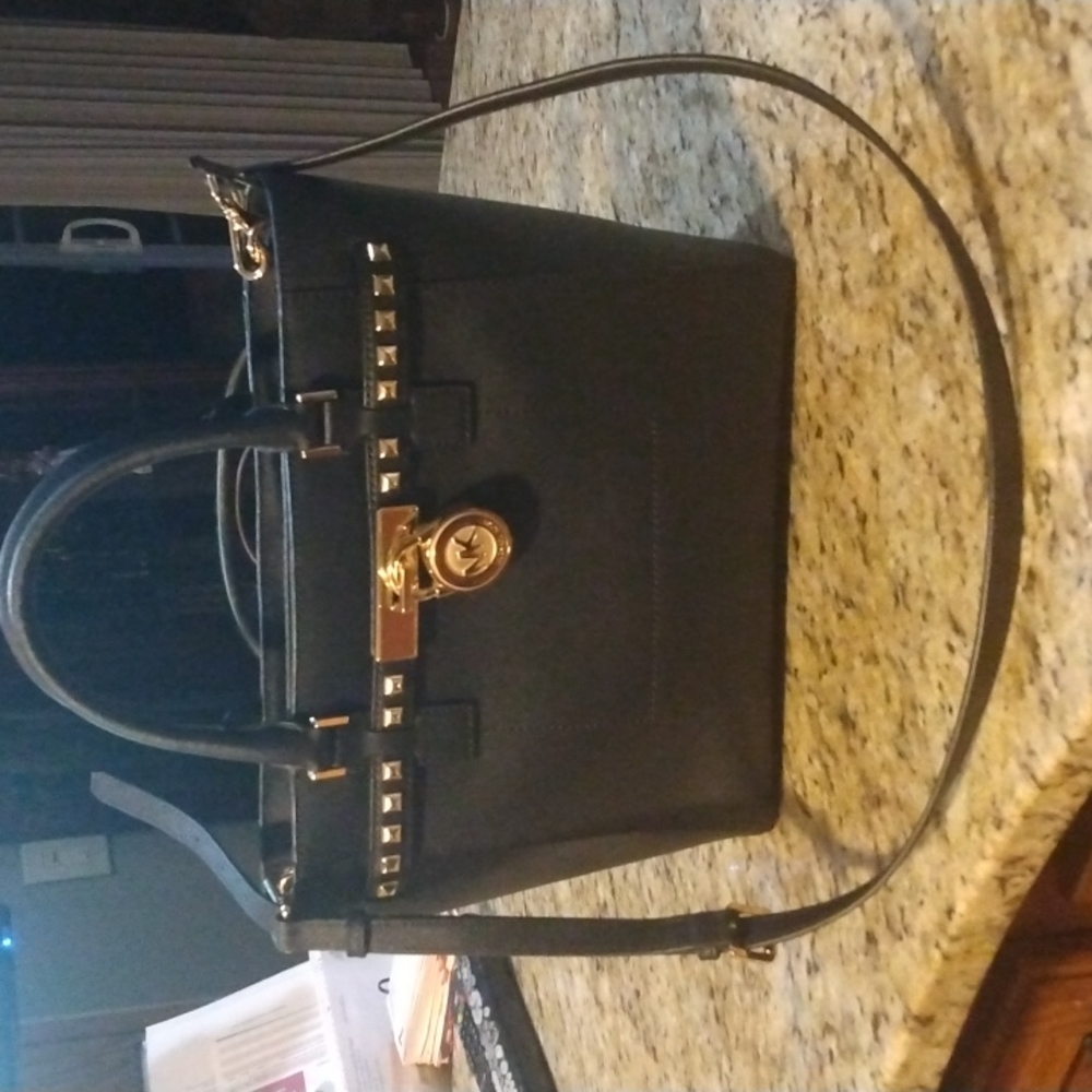 Michael kors black pocketbook
